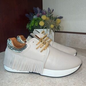 ShuShop Pepa 8.5 Womens Fringe Sneakers Beige & Gold Snake Print Leather